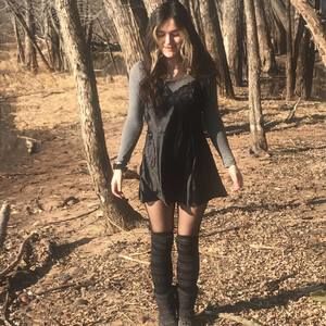 Meet your Posher, Chloe